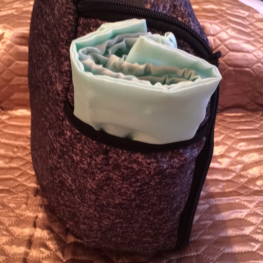 Like brand new travel cosmetics bag - Picture 4 of 10